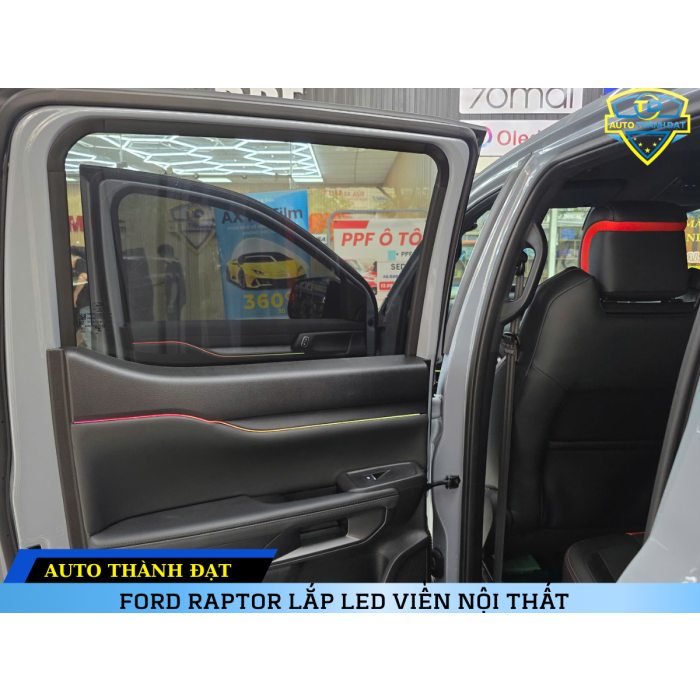 FORD RAPTOR LẮP LED VIỀN NỘI THẤT