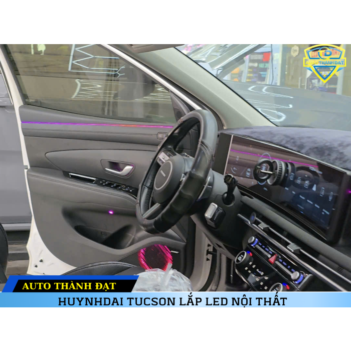 HYUNDAI TUCSON LẮP LED NỘI THẤT