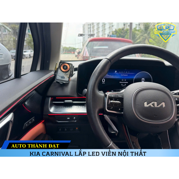 KIA CARNIVAL LẮP LED VIỀN NỘI THẤT