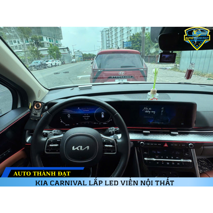 KIA CARNIVAL LẮP LED VIỀN NỘI THẤT