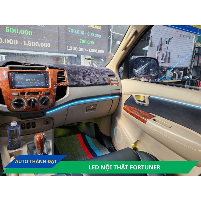LED NỘI THẤT XE FORTUNER TẠI NHÀ
