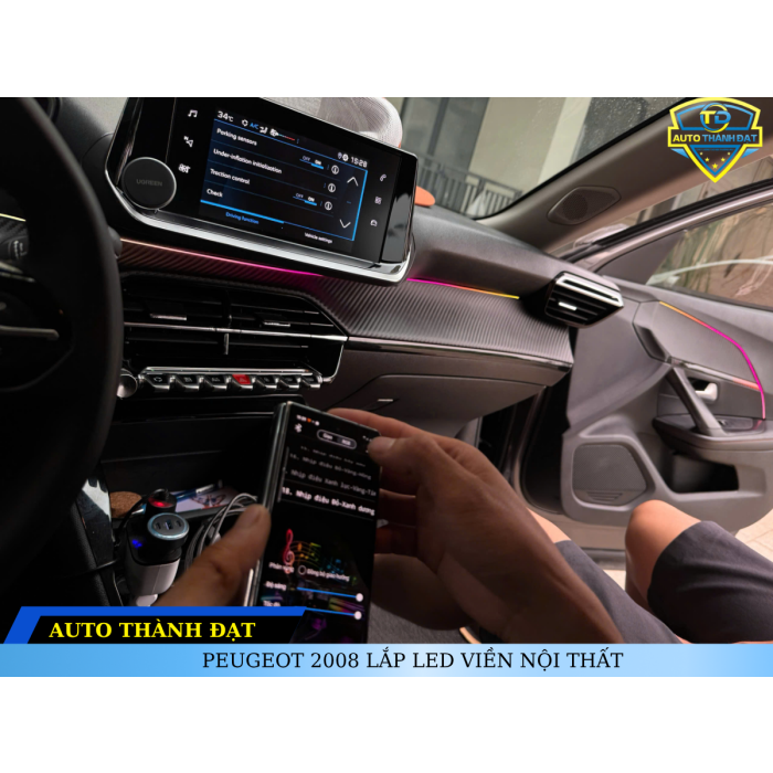 PEUGEOT 2008 LẮP LED VIỀN NỘI THẤT